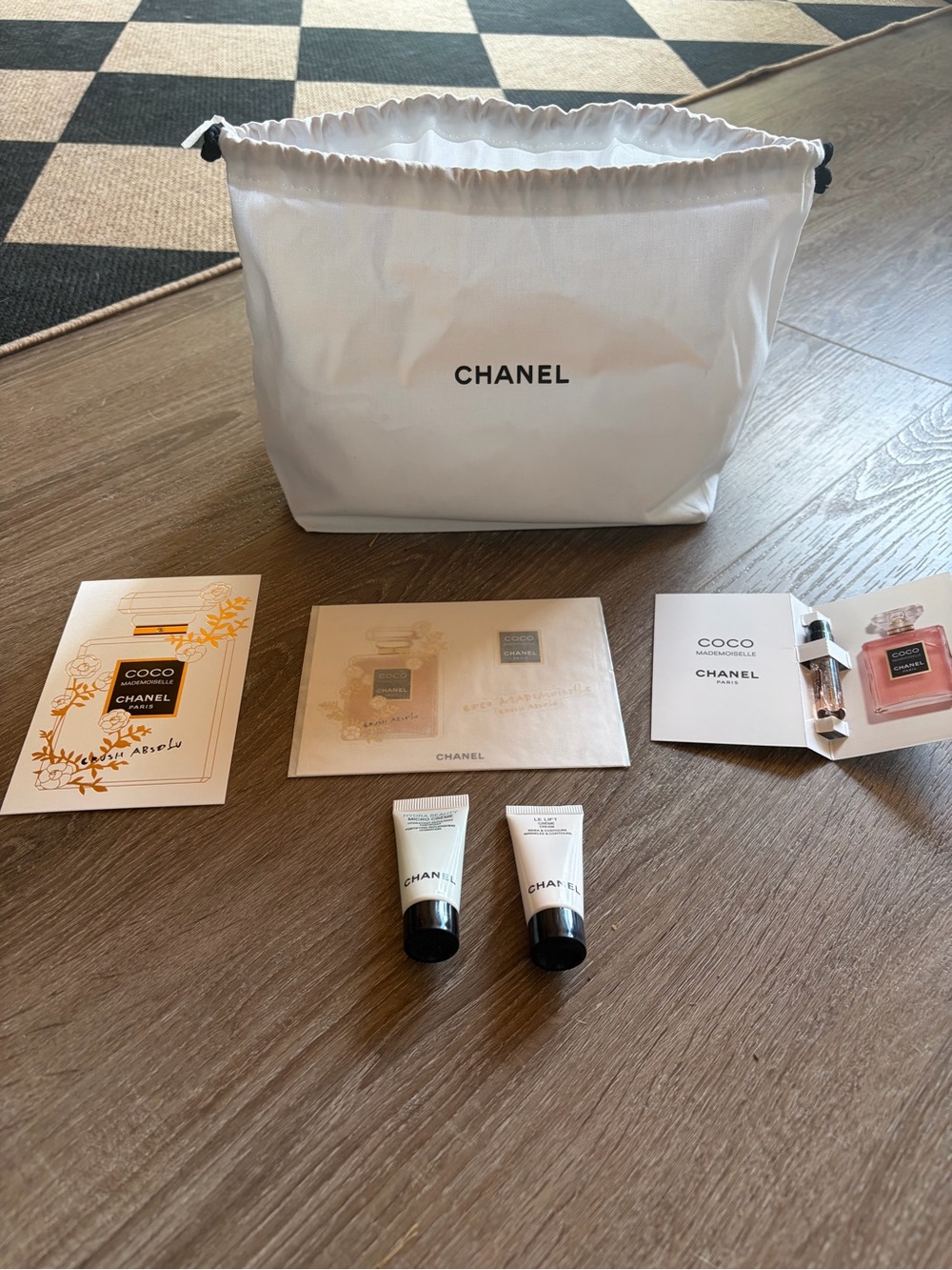 CHANEL White Drawstring Skincare & Fragrance Sample Set